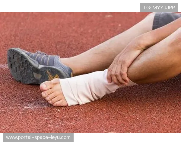 焦泊乔复杂伤病史：从膝盖多处损伤到脚踝严重受伤