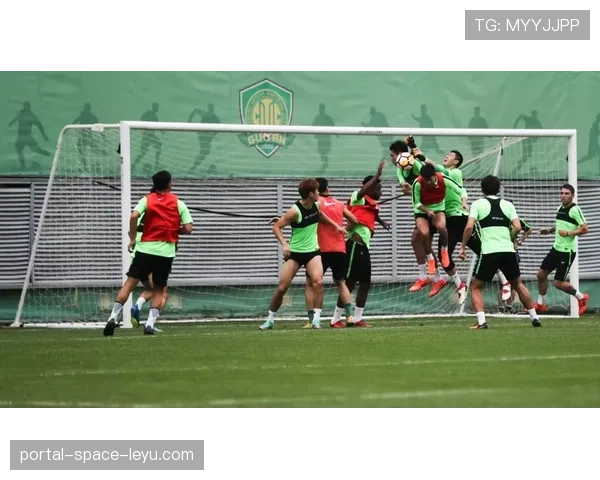 赛前动态：沃尔夫斯堡加练定位球攻防，主帅确认将针对对手调整部署